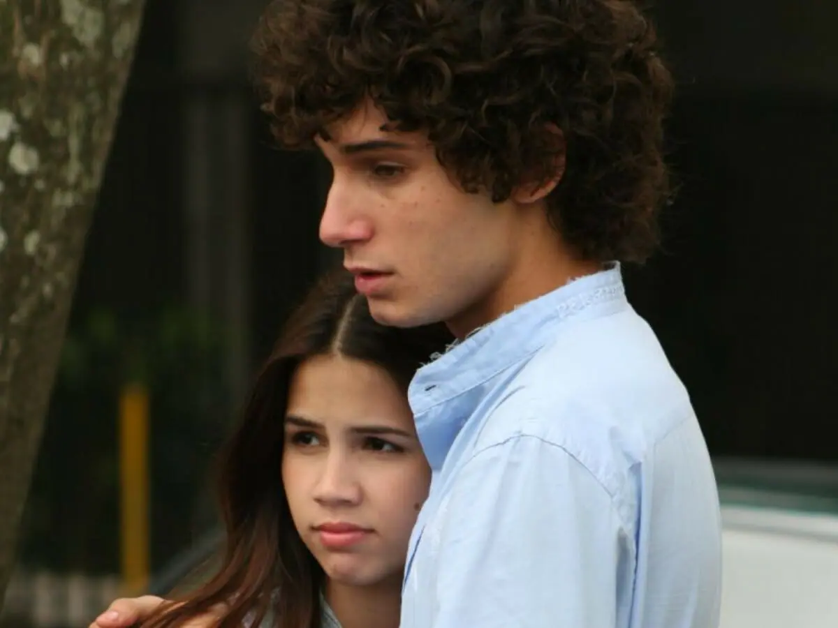 Rafael Almeida e Pérola Faria em cena de Páginas da Vida (Divulgação Globo)