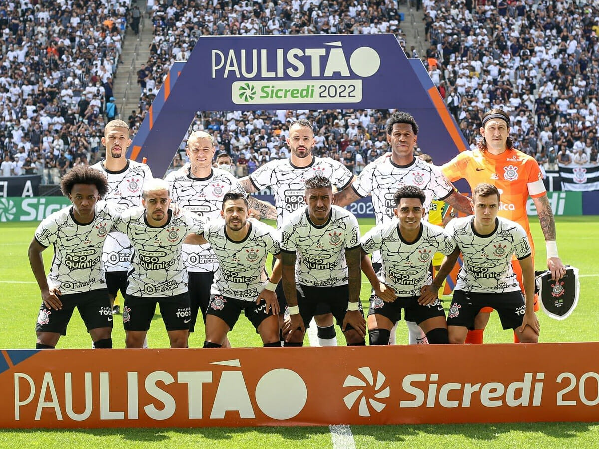 Elenco do Corinthians posado em jogo do Campeonato Paulista