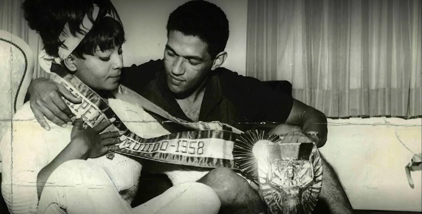 A cantora Elza Soares e o jogador de futebol Garrincha