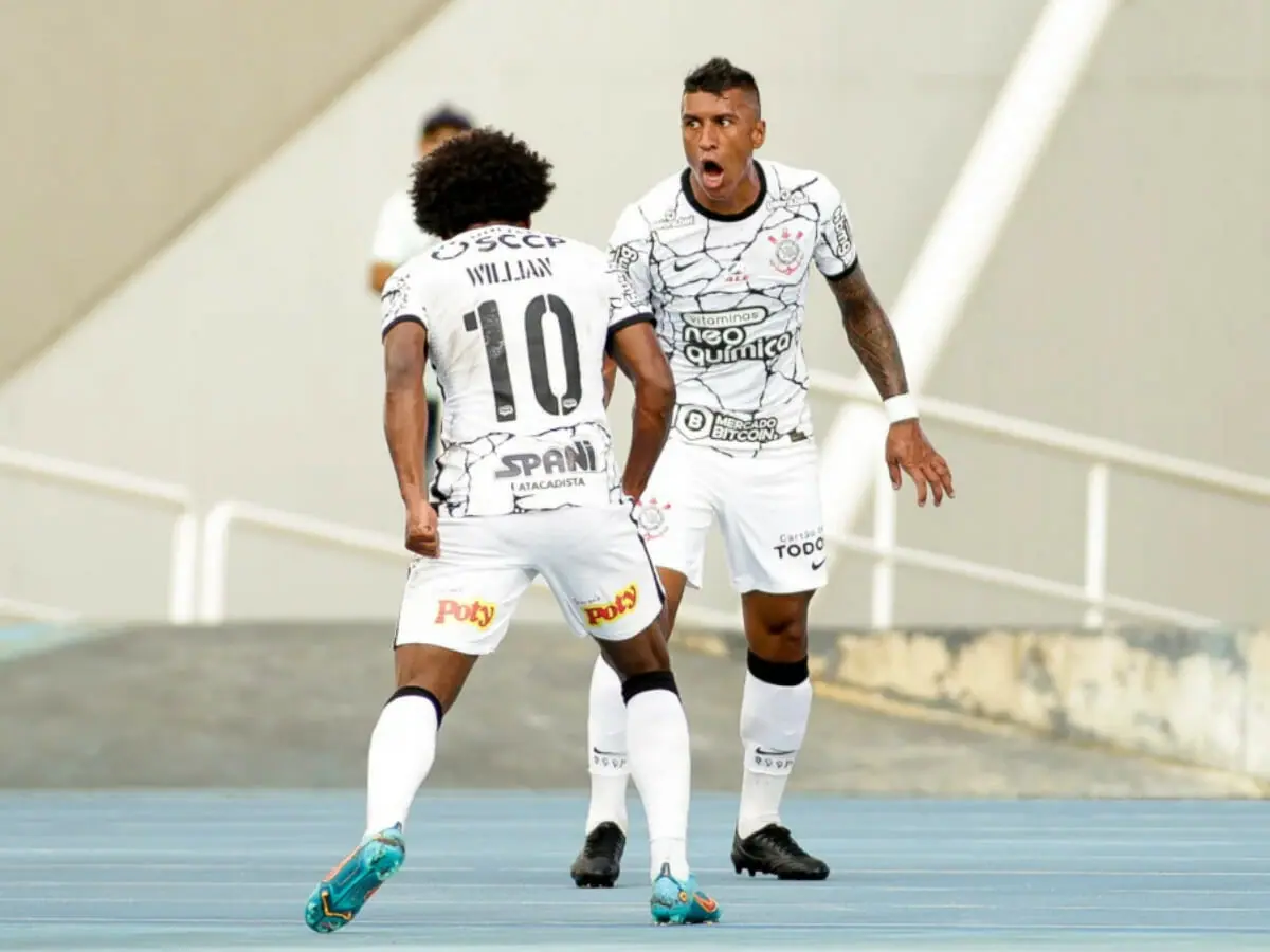 Paulinho e Willian, jogadores do Corinthians
