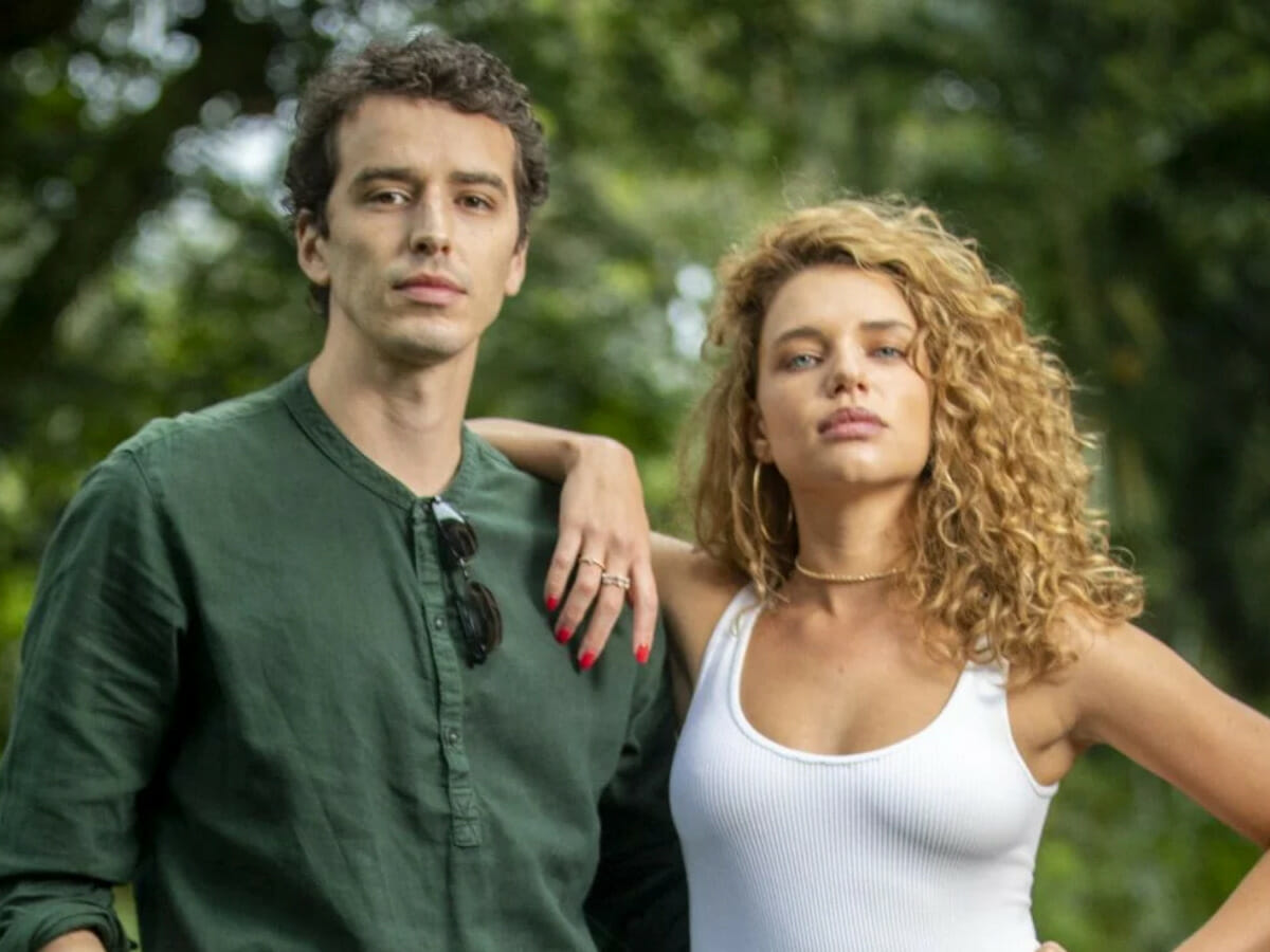 Dr. Gustavo (Gabriel Stauffer) e Madeleine (Bruna Linzmeyer) na novela Pantanal