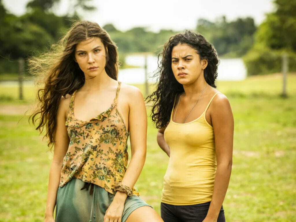 Juma (Alanis Guillen) e Muda (Bella Campos) na novela Pantanal