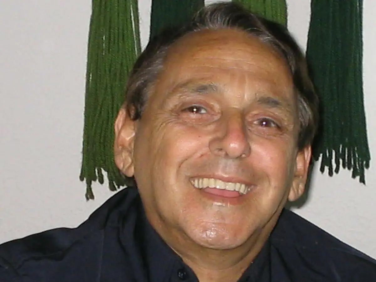 O dramaturgo Aziz Bajur