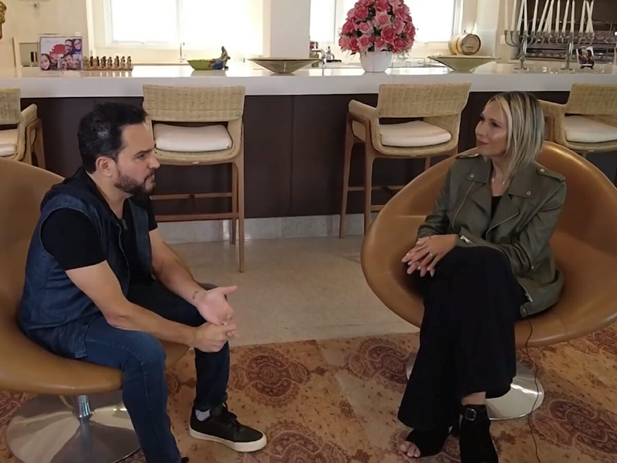 Mônica Cintra entrevista Luciano Camargo no programa Show Gospel