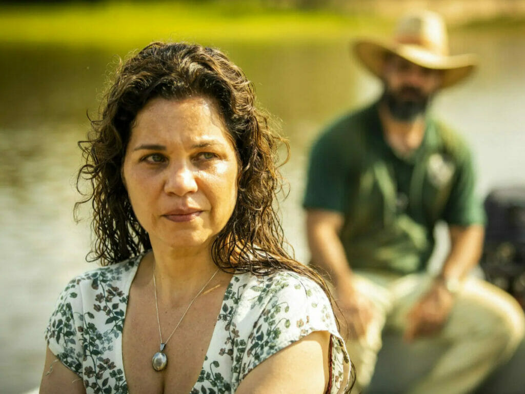 Alcides (Juliano Cazarré) e Maria Bruaca (Isabel Teixeira) na novela Pantanal (1)
