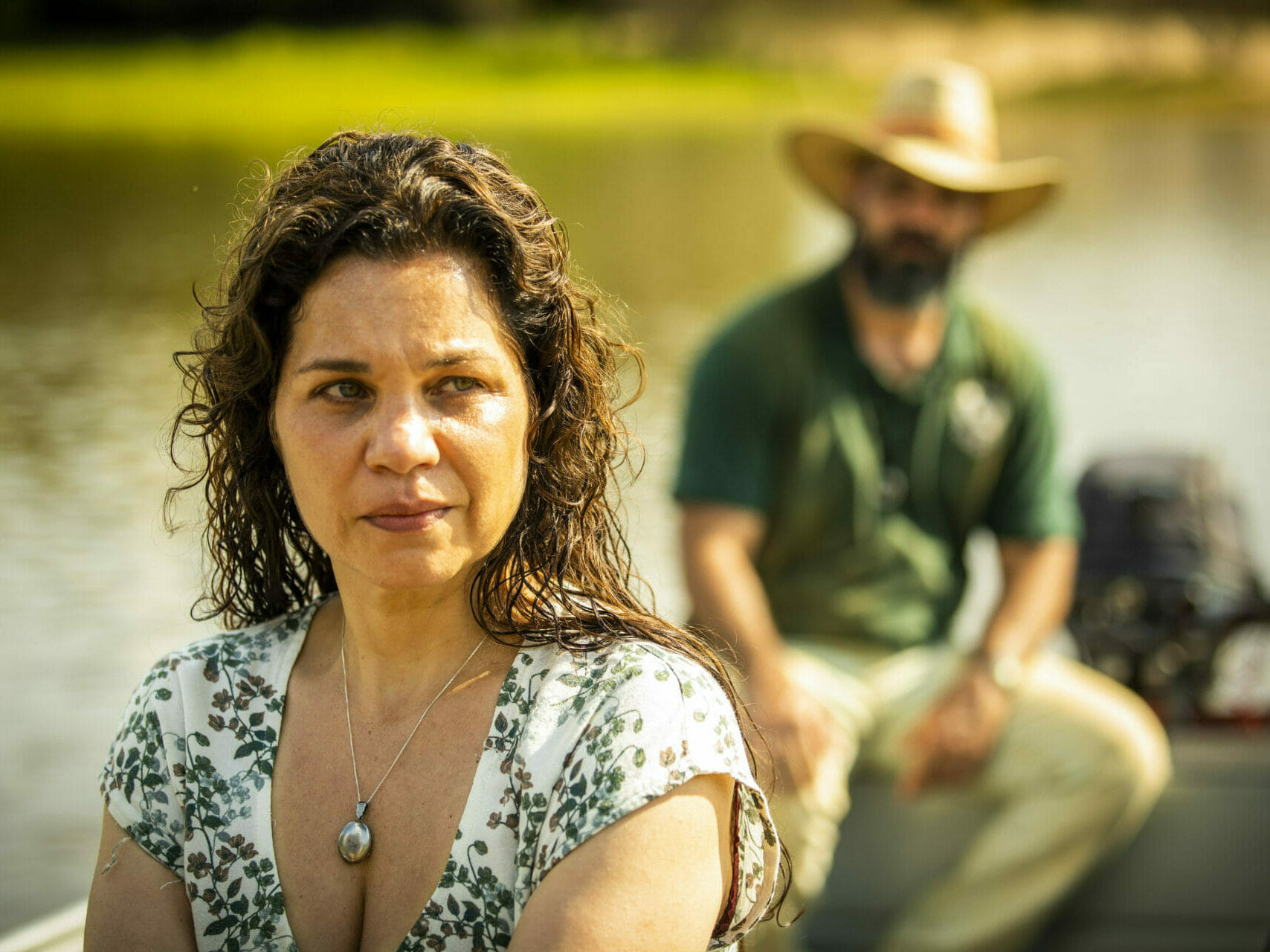 Alcides (Juliano Cazarré) e Maria Bruaca (Isabel Teixeira) de Pantanal