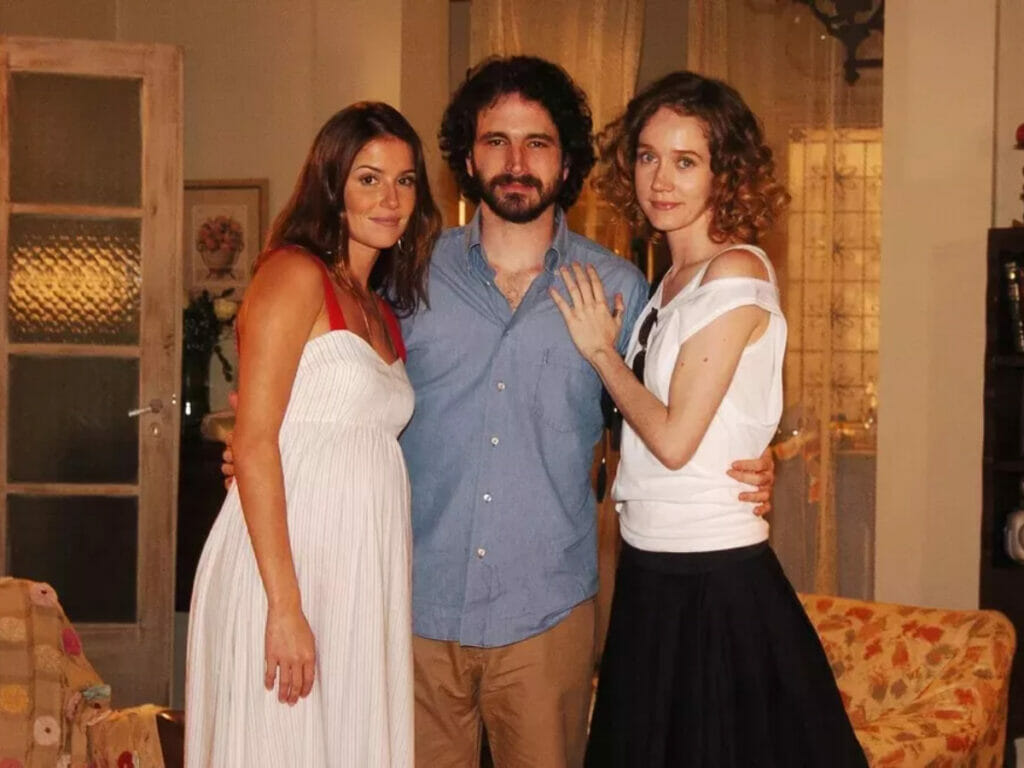 Deborah Secco, Caco Ciocler e Camila Morgado em América