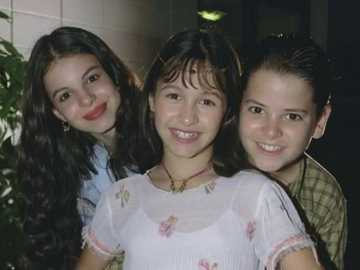 Samira (Sthefany Brito), Khadija (Carla Diaz) e Amin (Thiago Oliveira) em O Clone