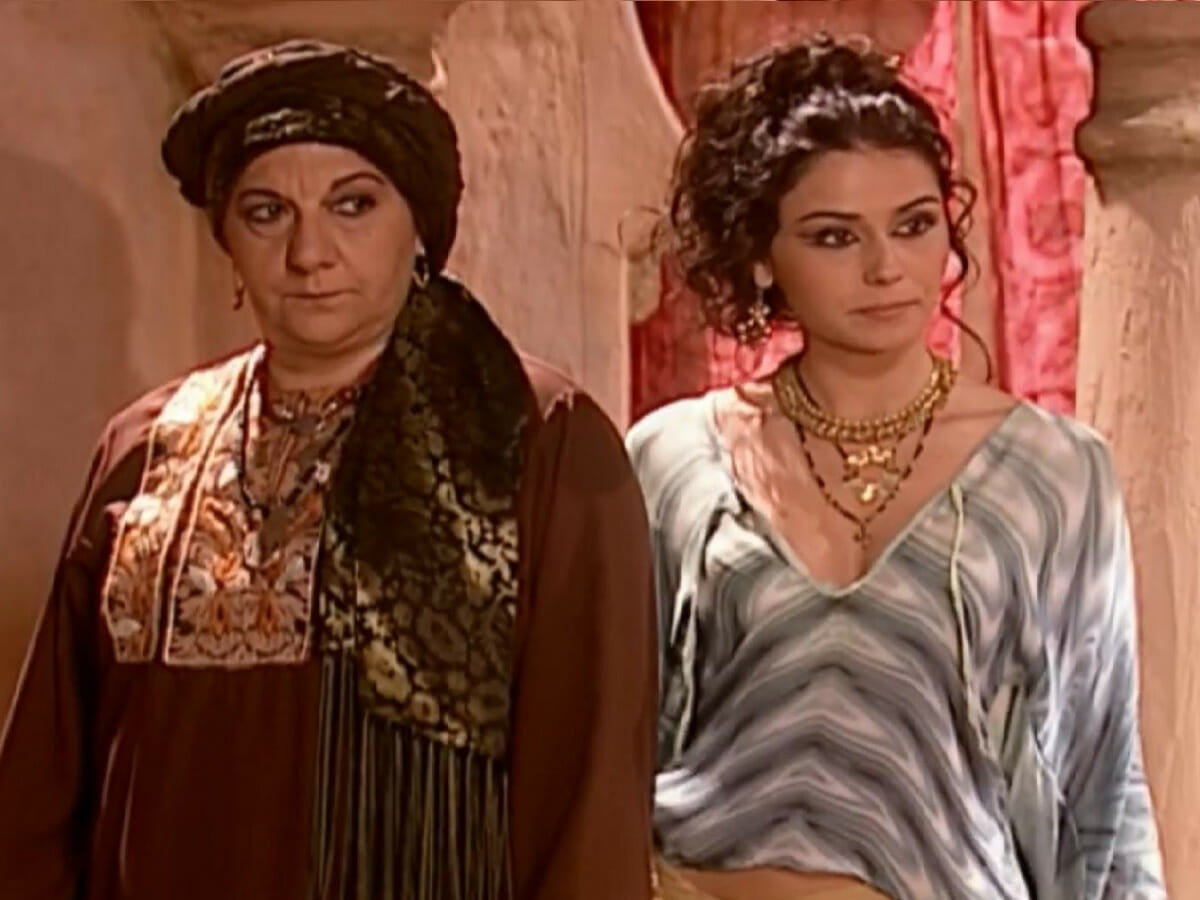 Zoraide (Jandira Martini) e Jade (Giovanna Antonelli) em O Clone