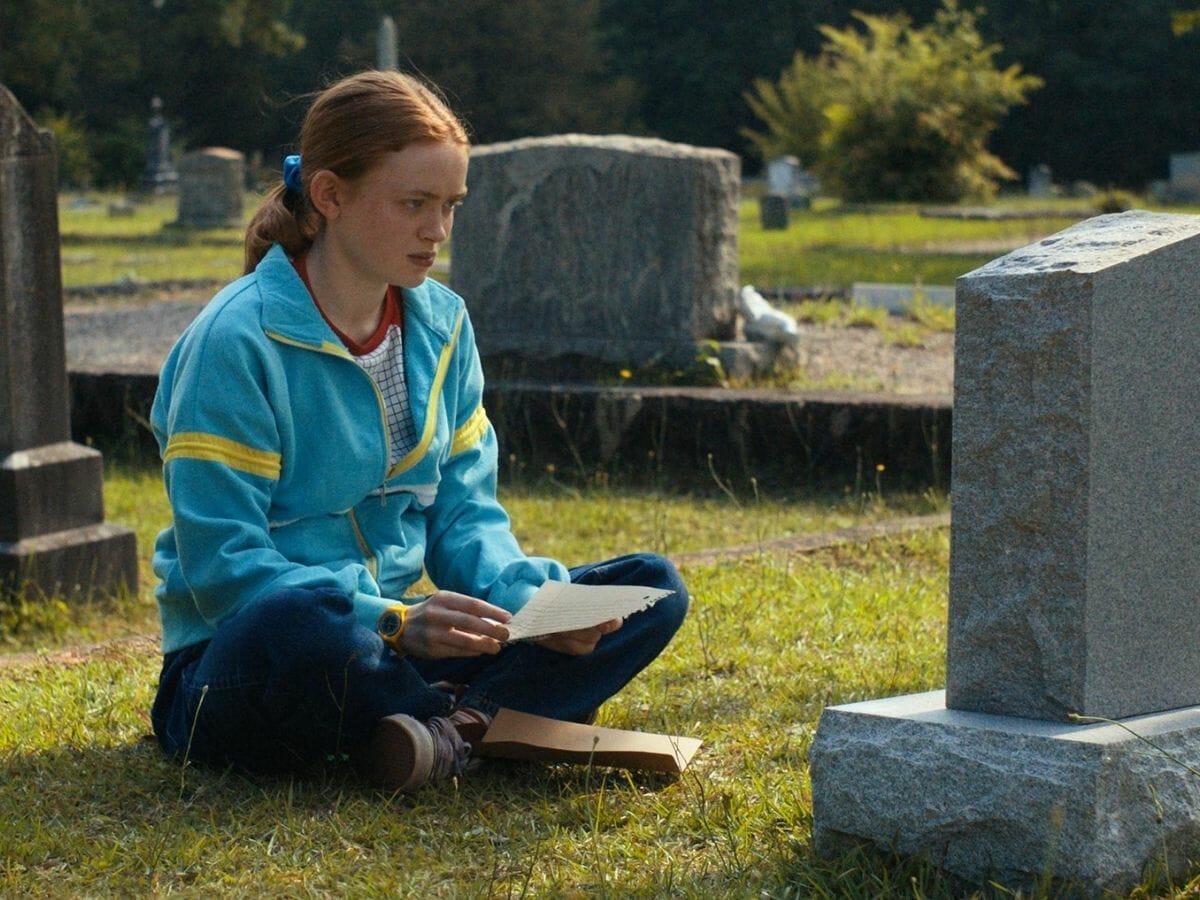 A jovem Sadie Sink em cena da 4ª temporada de Stranger Things