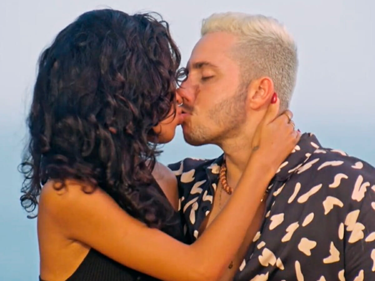 Aoxi e Matheus Novinho se beijam na segunda temporada de Rio Shore