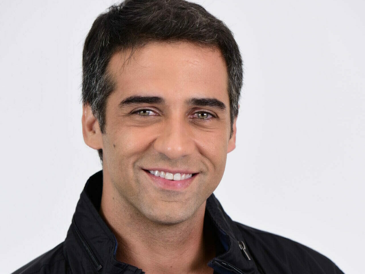 Rafael Sardão como Miguel em Amor Sem Igual