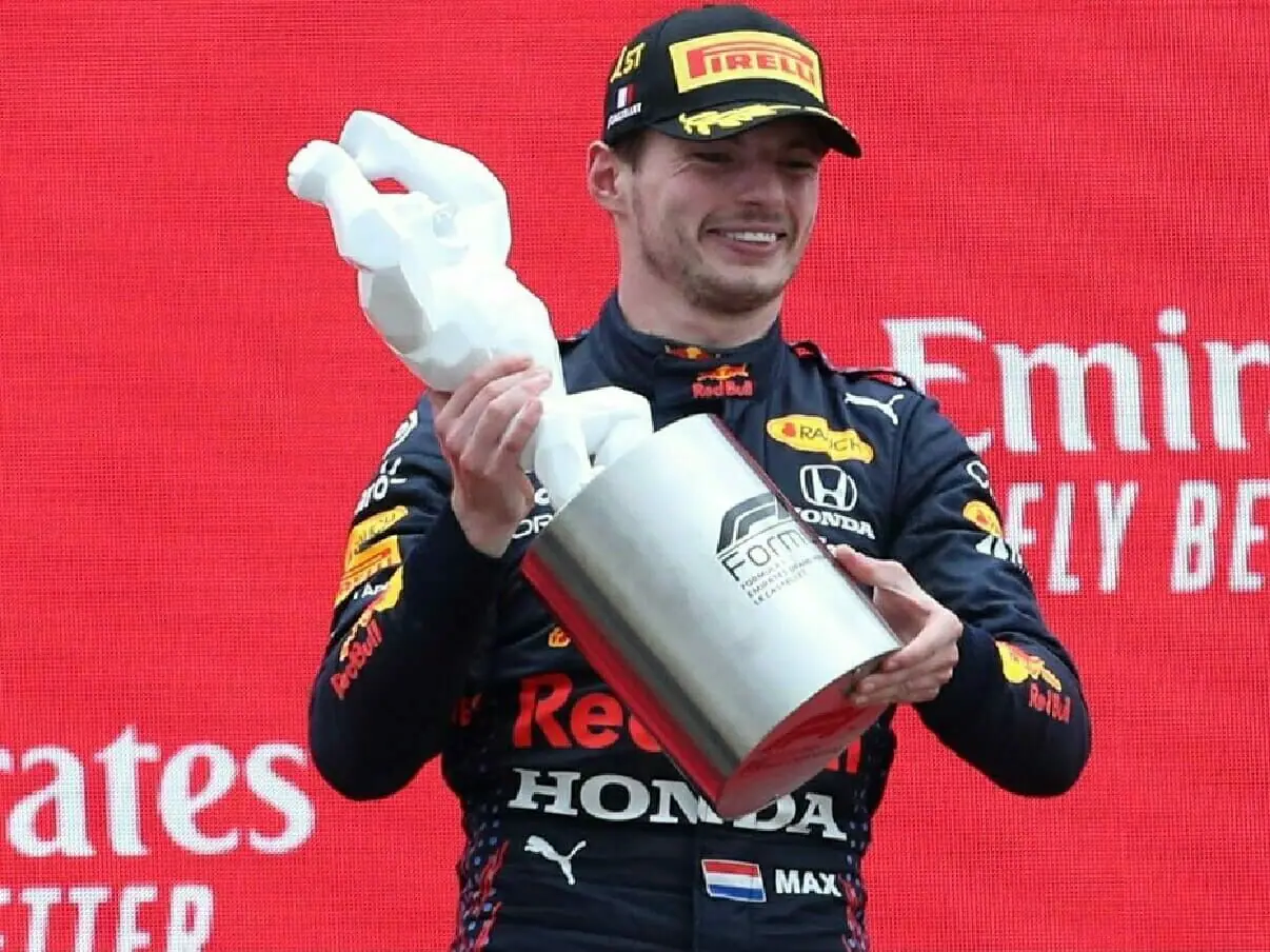 O piloto Max Verstappen na vitória do GP da França
