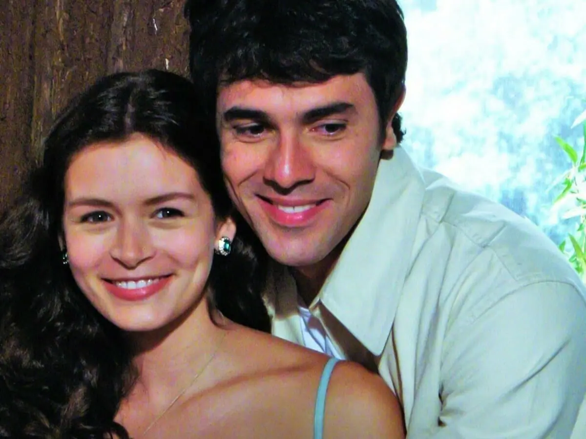 Cláudio Lins e Bianca Castanho em Esmeralda