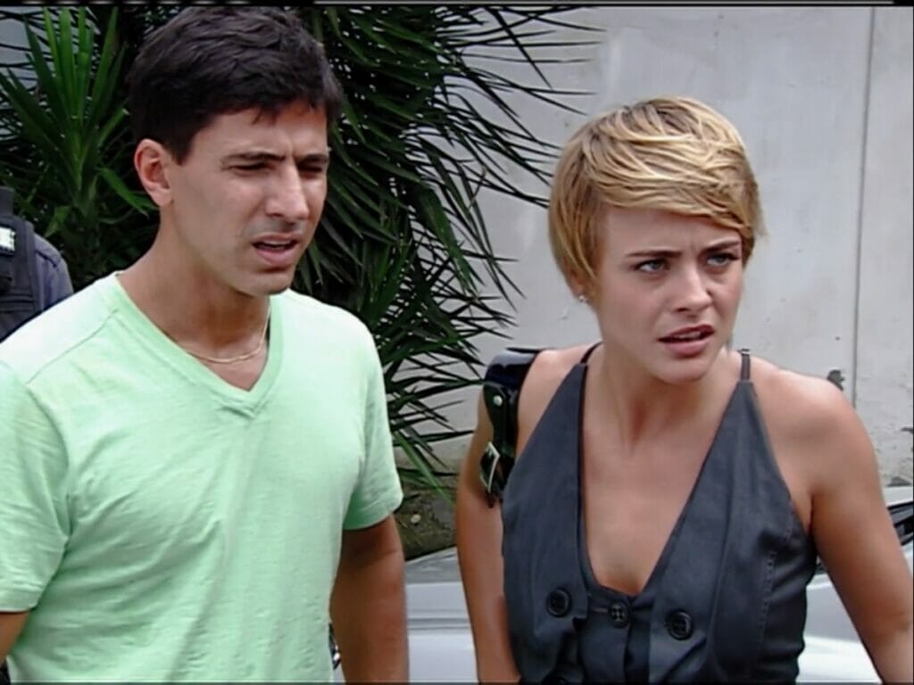 Pedro (Leonardo Brício) e Carolina (Juliana Silveira) de Chamas da Vida