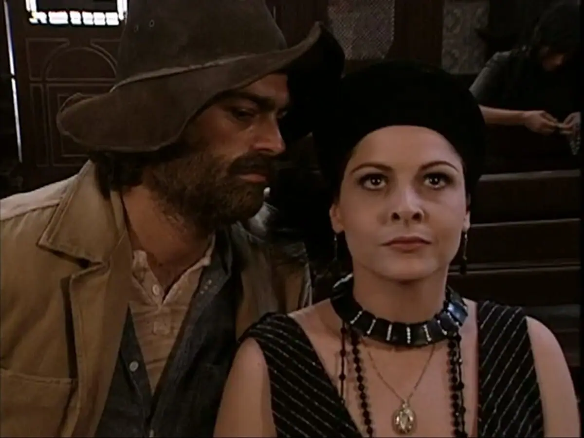 Petruchio (Eduardo Moscovis) e Marcela (Drica Moraes) de O Cravo e a Rosa