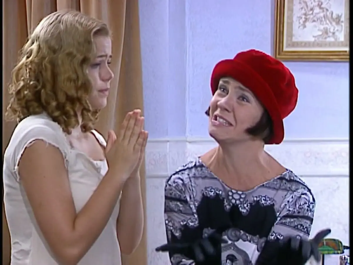 Bianca (Leandra Leal) e Catarina (Adriana Esteves) de O Cravo e a Rosa