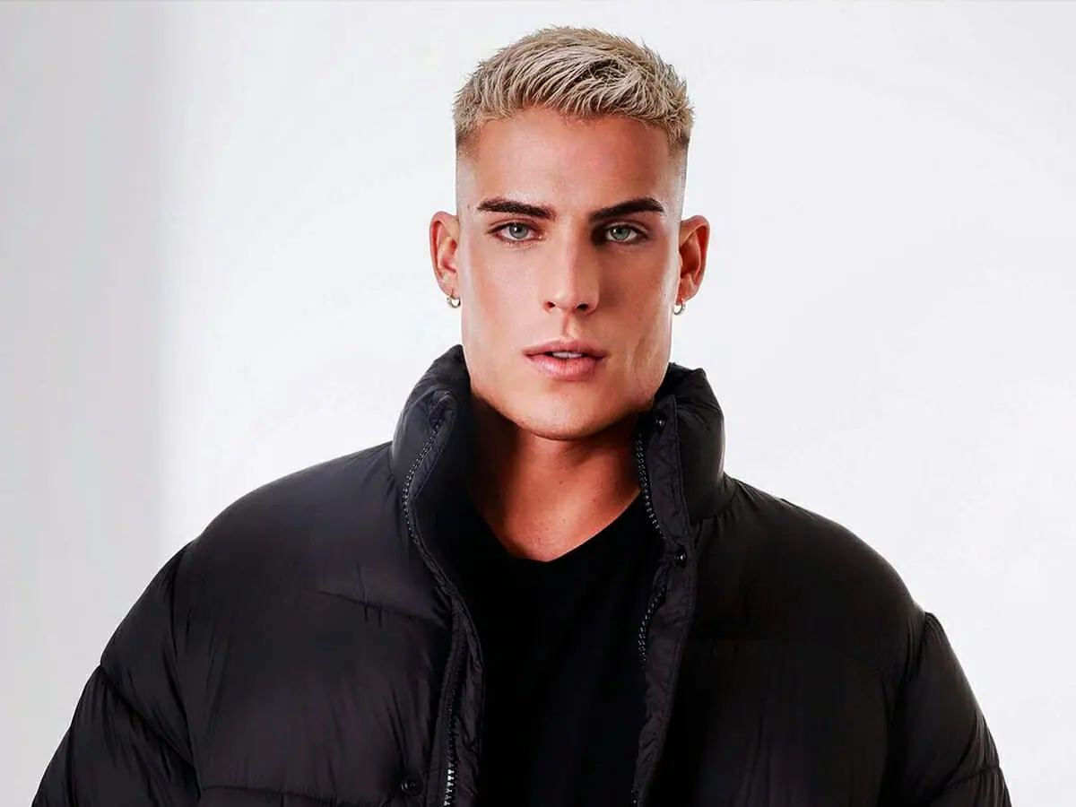 O modelo Tiago Ramos