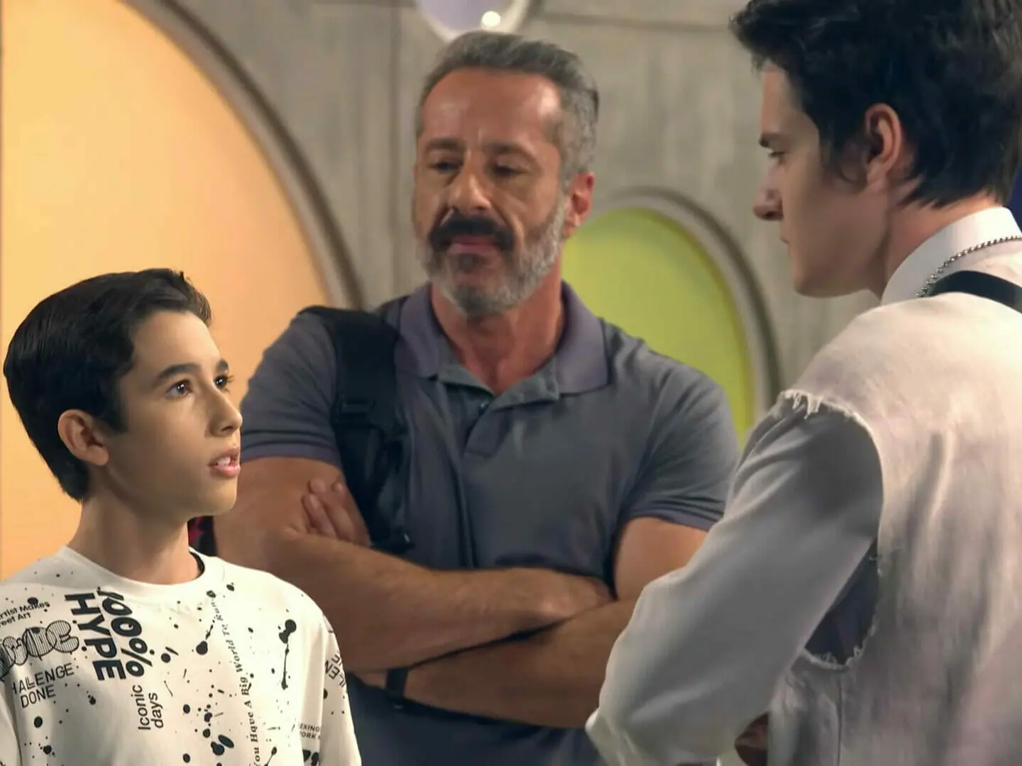 Pinóquio (João Pedro Delfino), Roger (Otávio Martins) e Luca Tuber (Giovanni de Lorenzi) em Poliana Moça