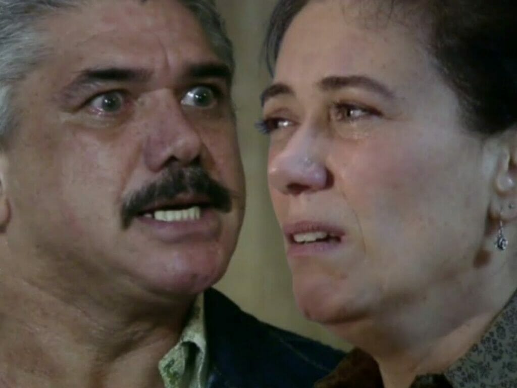 Léo (Jackson Antunes) e Catarina (Lília Cabral) em A Favorita