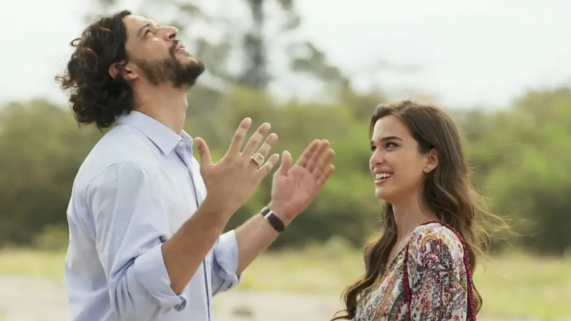 Maruan (Pedro Lamin) e Labibe (Theresa Fonseca) em Mar do Sertão