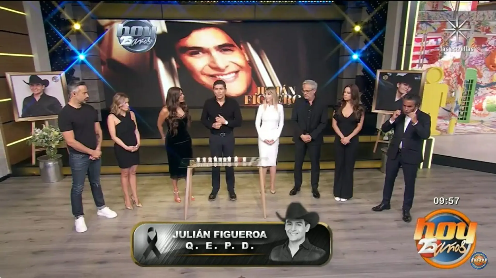 Apresentadores do programa Hoy abriram a programação da Televisa com notícia trágica (Reprodução: Televisa)