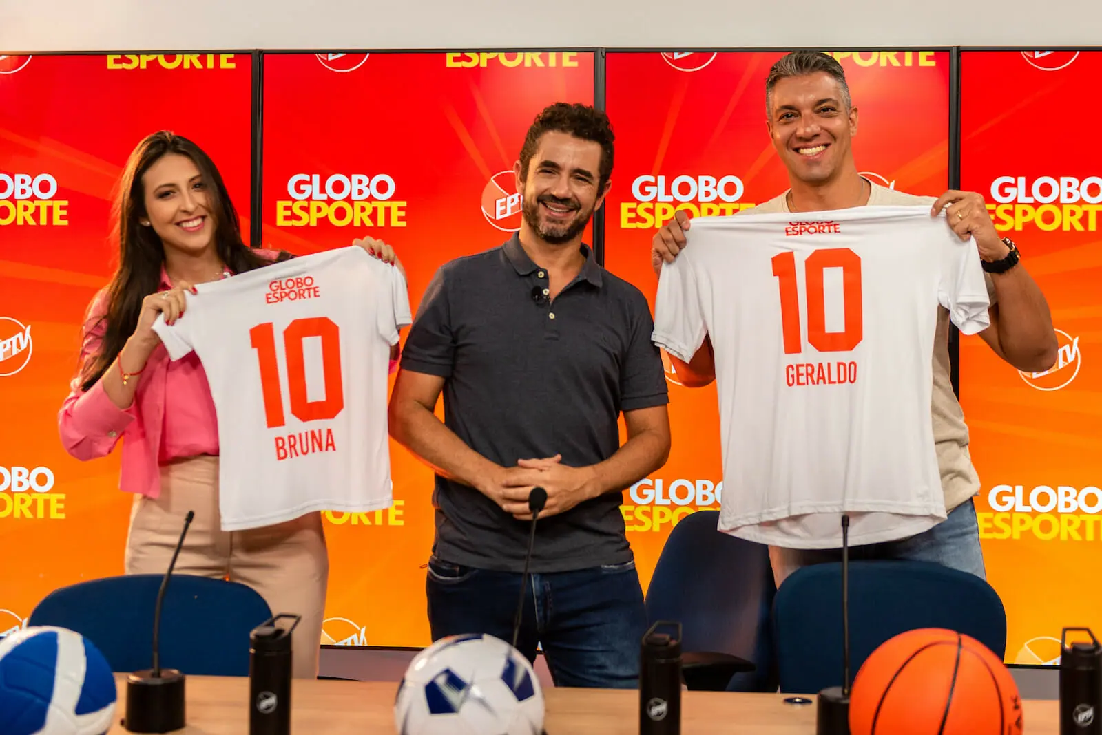 Os jornalistas Bruna Ficagna, Felipe Andreoli e Geraldo Neto no lançamento do Globo Esporte regional da EPTV