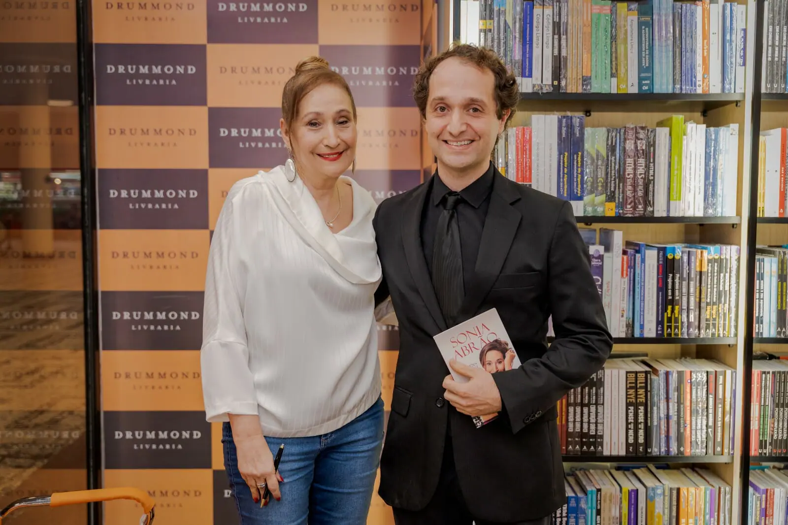O escritor Tom Rebello e a jornalista Sônia Abrão