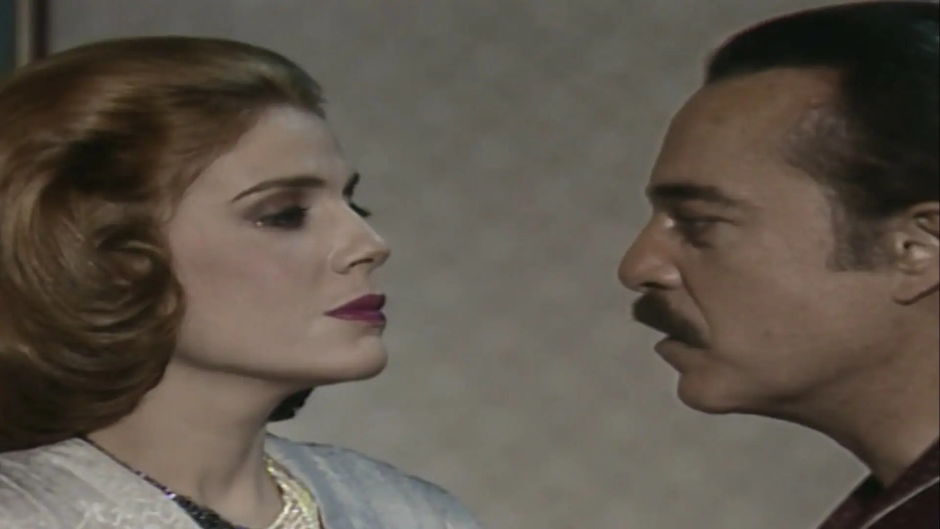 Glória (Sandra Bréa) e Barreto (Rubens de Falco) em Bambolê