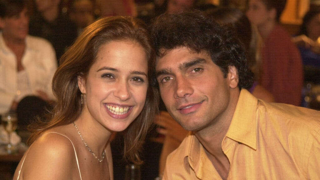 Marina (Paloma Duarte) e Expedito (Rafael Calomeni) em Mulheres Apaixonadas