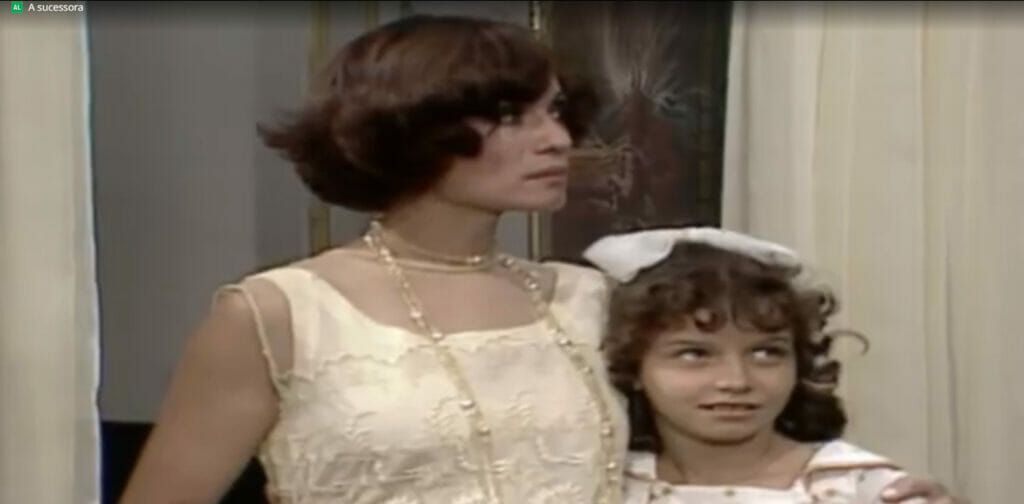 Marina (Susana Vieira) e a menina Alice (Alessandra Vieira) em A Sucessora