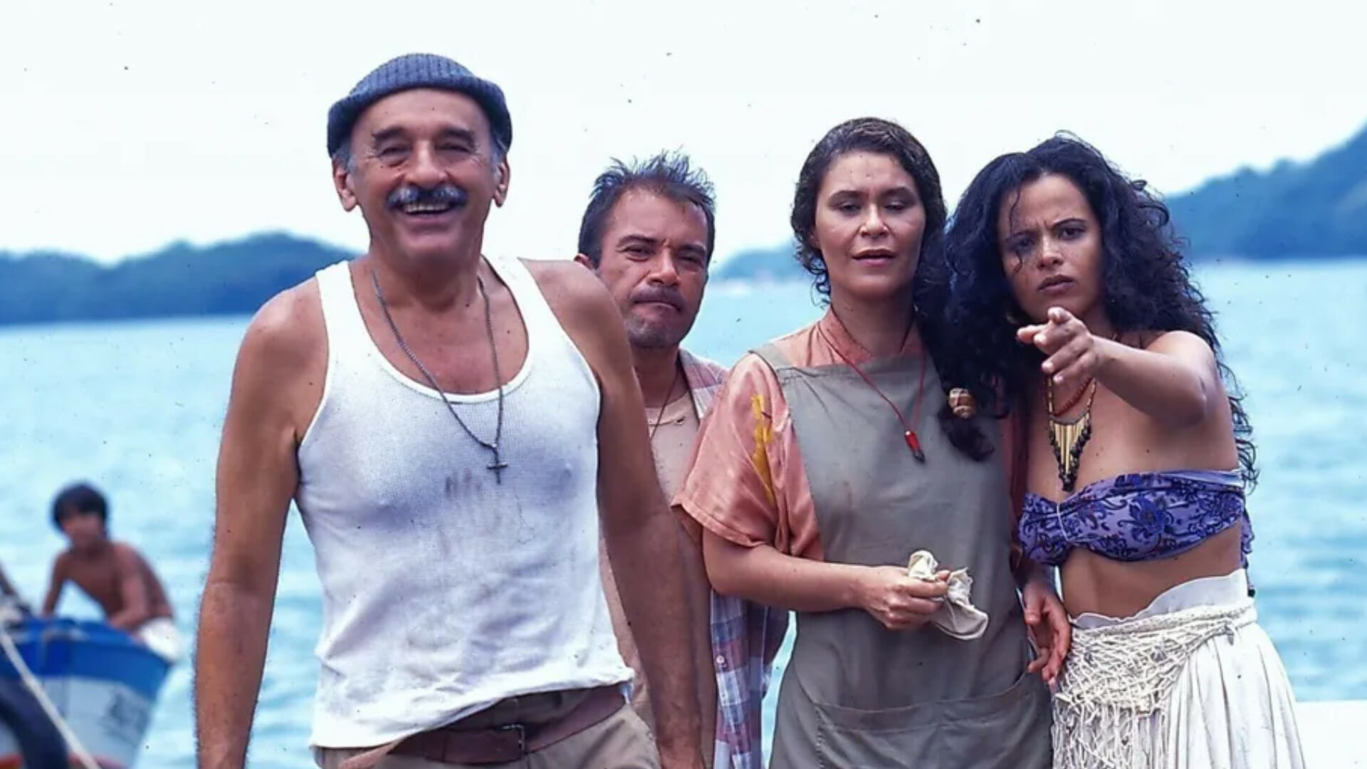 Sebastião Vasconcelos com o elenco de Mulheres de Areia