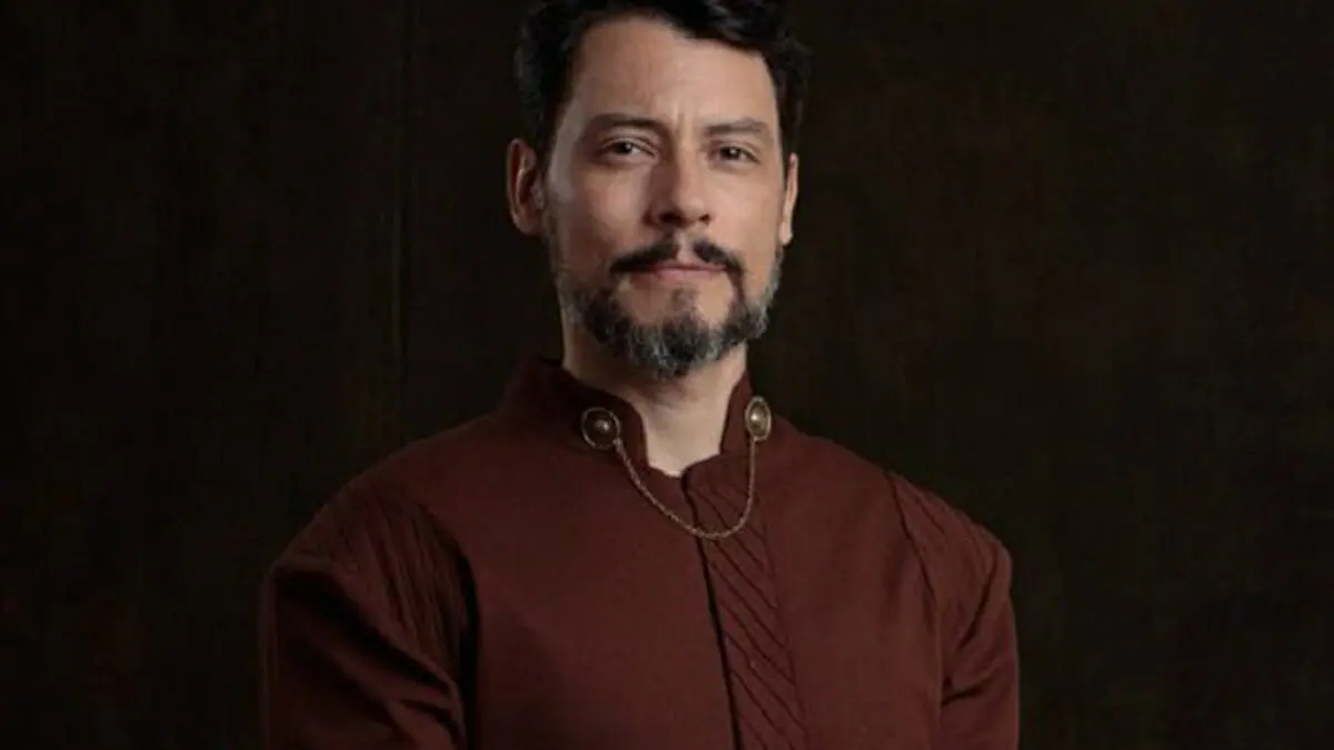 Sisa (Cristiano Garcia) na série Reis