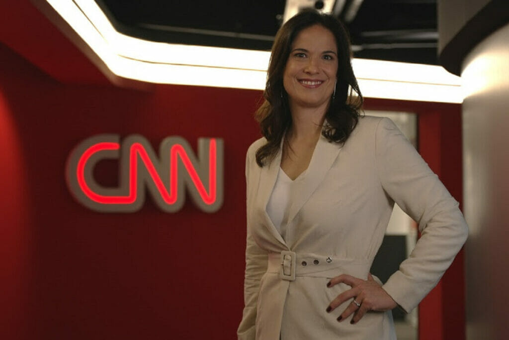 A jornalista Clarissa Oliveira