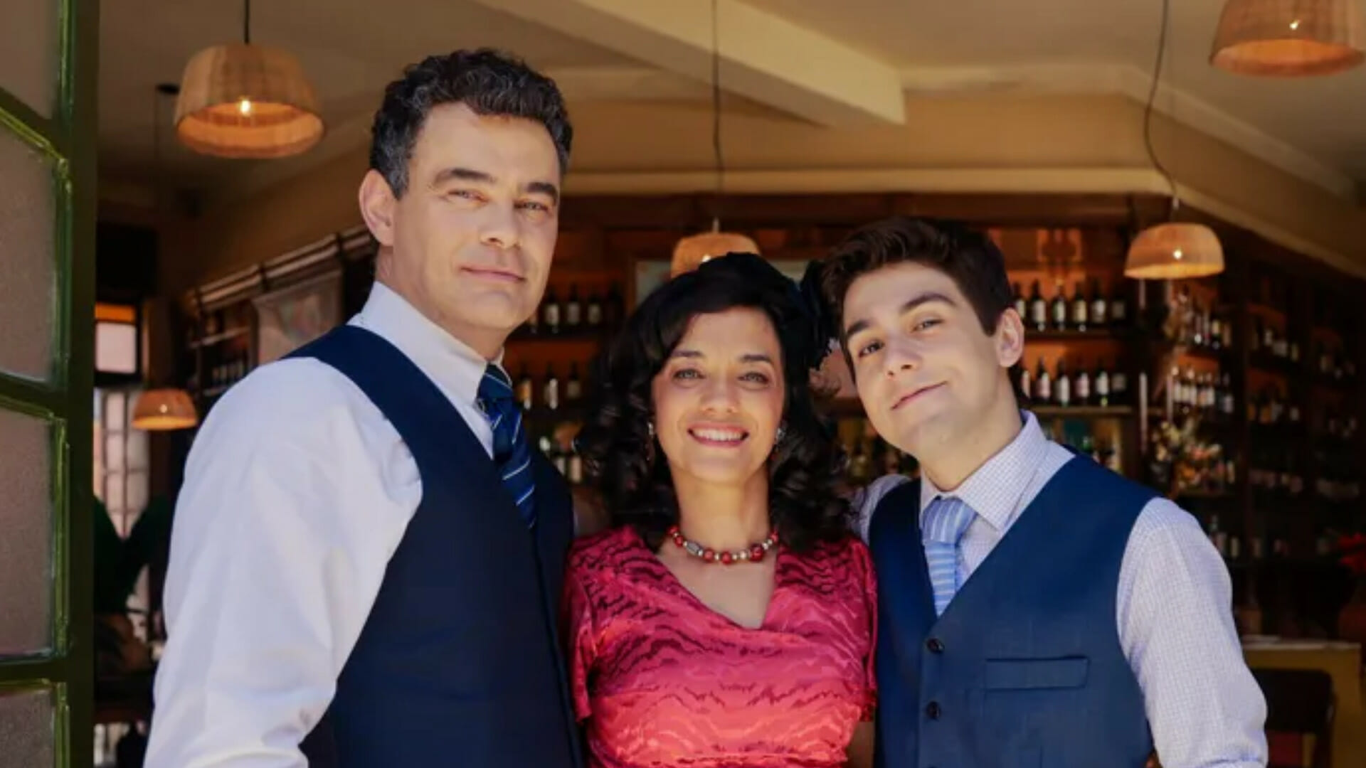 Érico (Carmo Dalla Vecchia), Verônica (Ana Cecília Costa) e Júlio (Daniel Rangel) em Amor Perfeito
