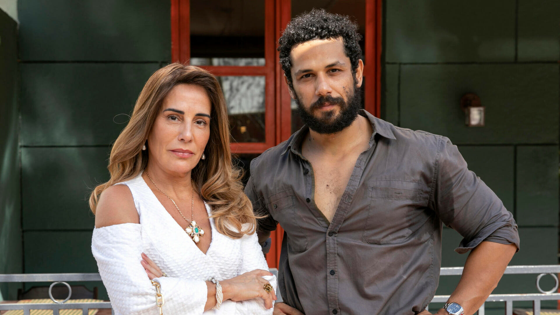 Ramiro (Amaury Lorenzo) e Irene (Gloria Pires) em Terra e Paixão