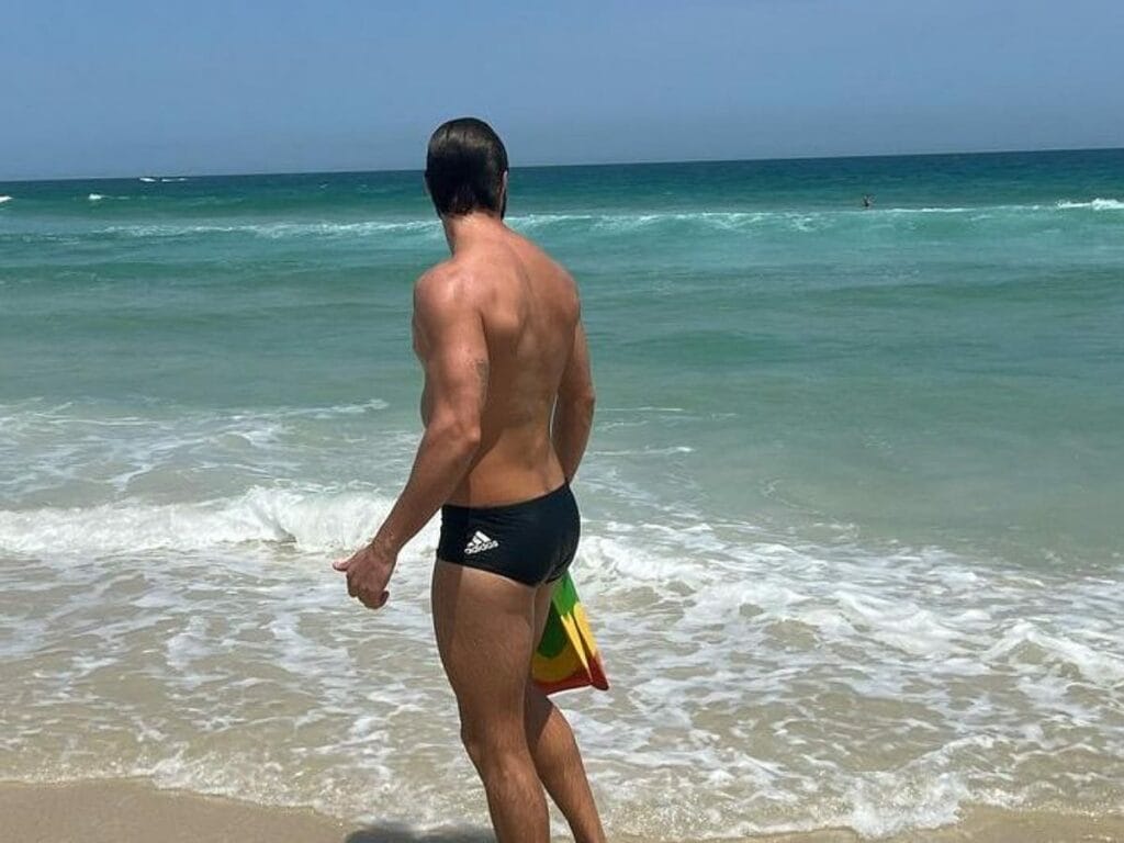 Rafael Vitti na praia