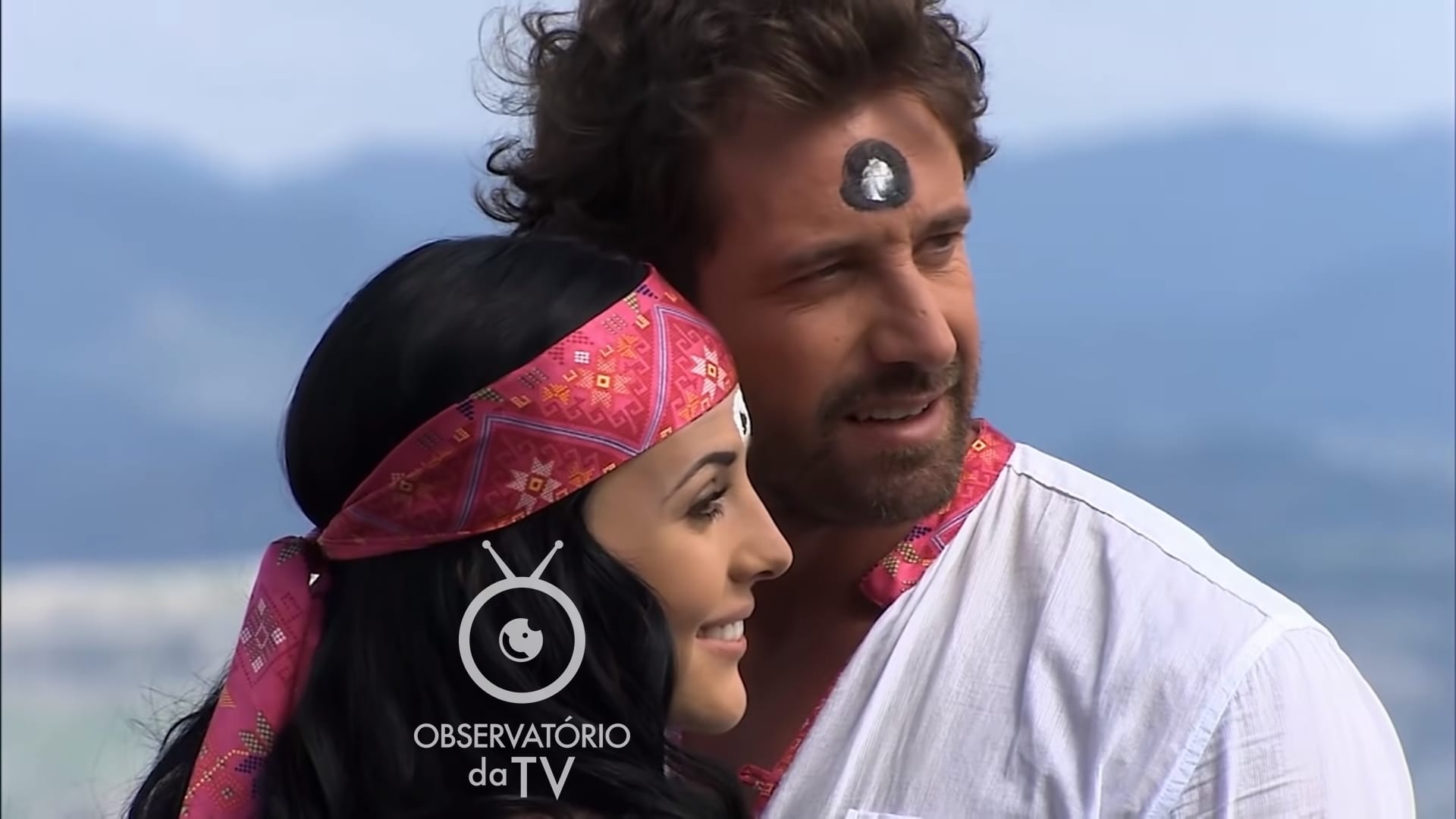 Luciana (Zuria Vega) e Rodrigo (Gabriel Soto) de Um Refúgio para o Amor