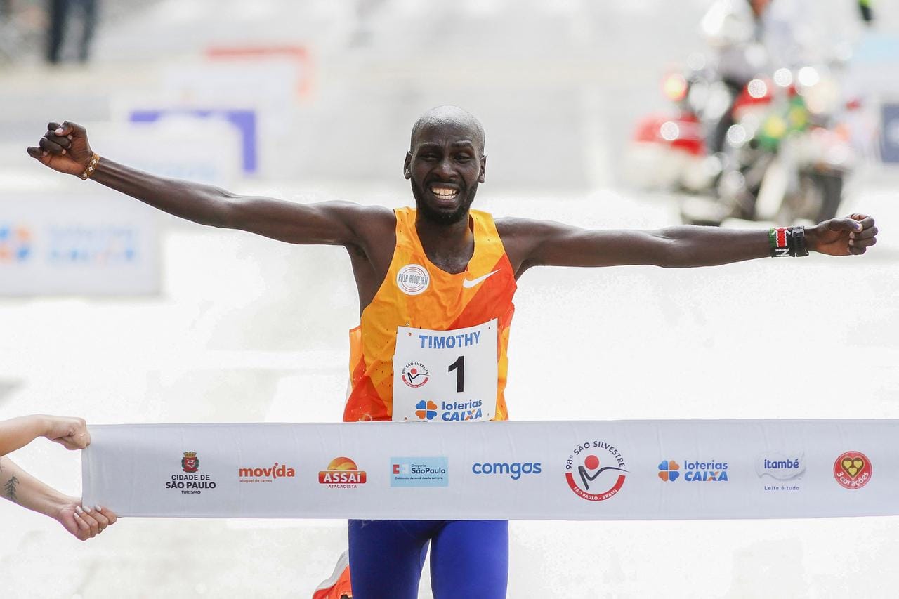 O corredor queniano Timothy Kiplagat esteve entre os vencedores da Corrida de São Silvestre 2023