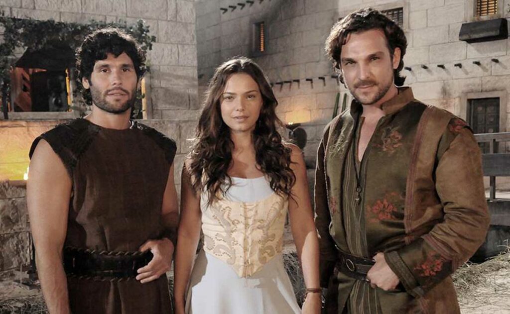 Asher (Dudu Azevedo), Joana (Milena Toscano) e Zac (Igor Rickli) em O Rico e Lázaro