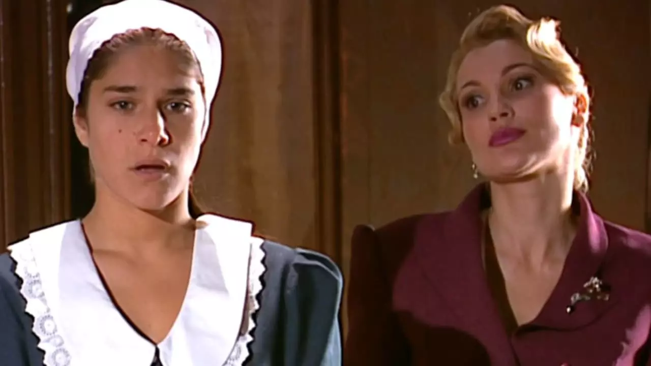 Serena (Priscila Fantin) e Cristina (Flávia Alessandra) em cena de Alma Gêmea