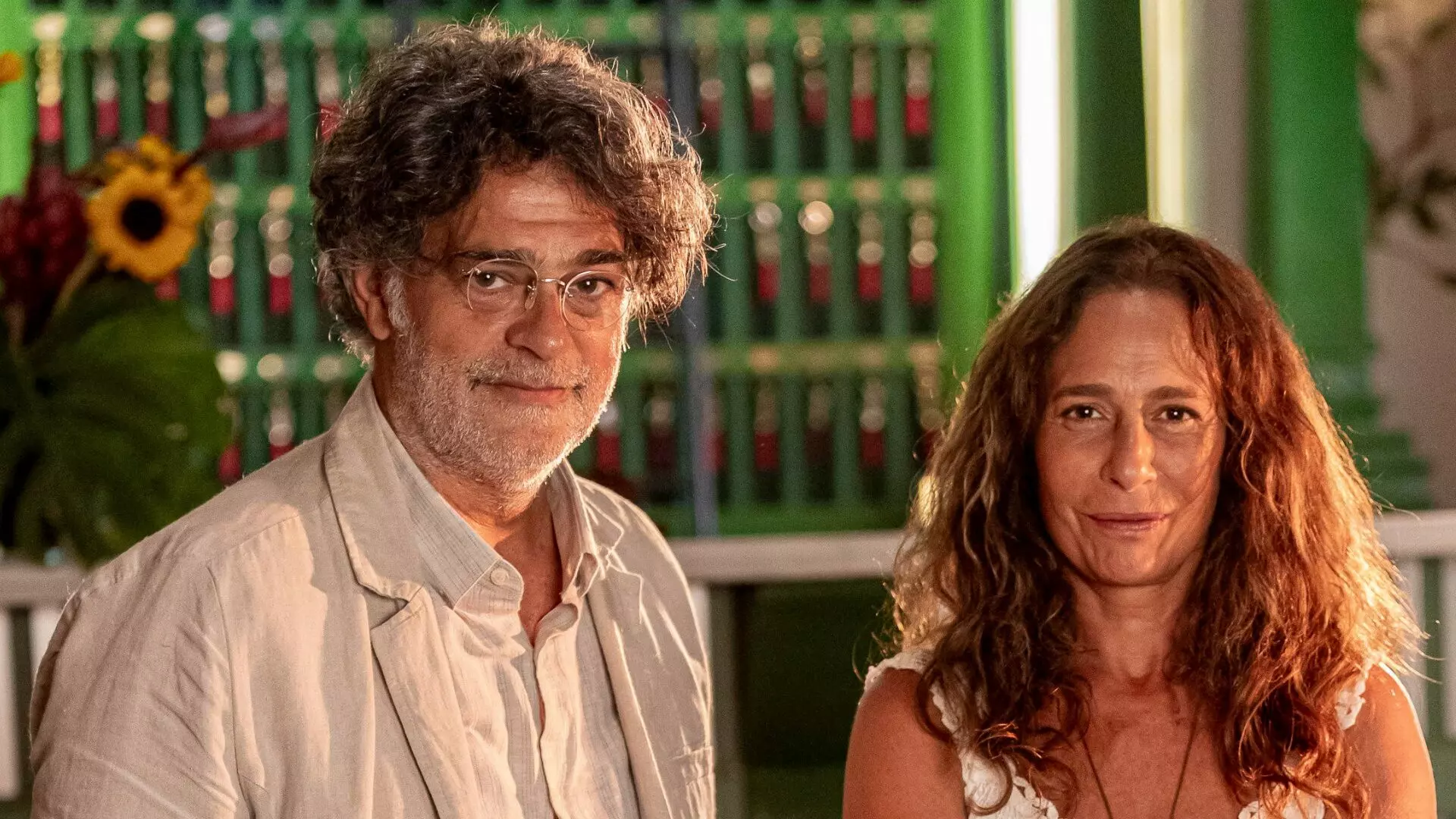 Zefa Leonel (Andrea Beltrão) e Ariosto (Eduardo Moscovis)