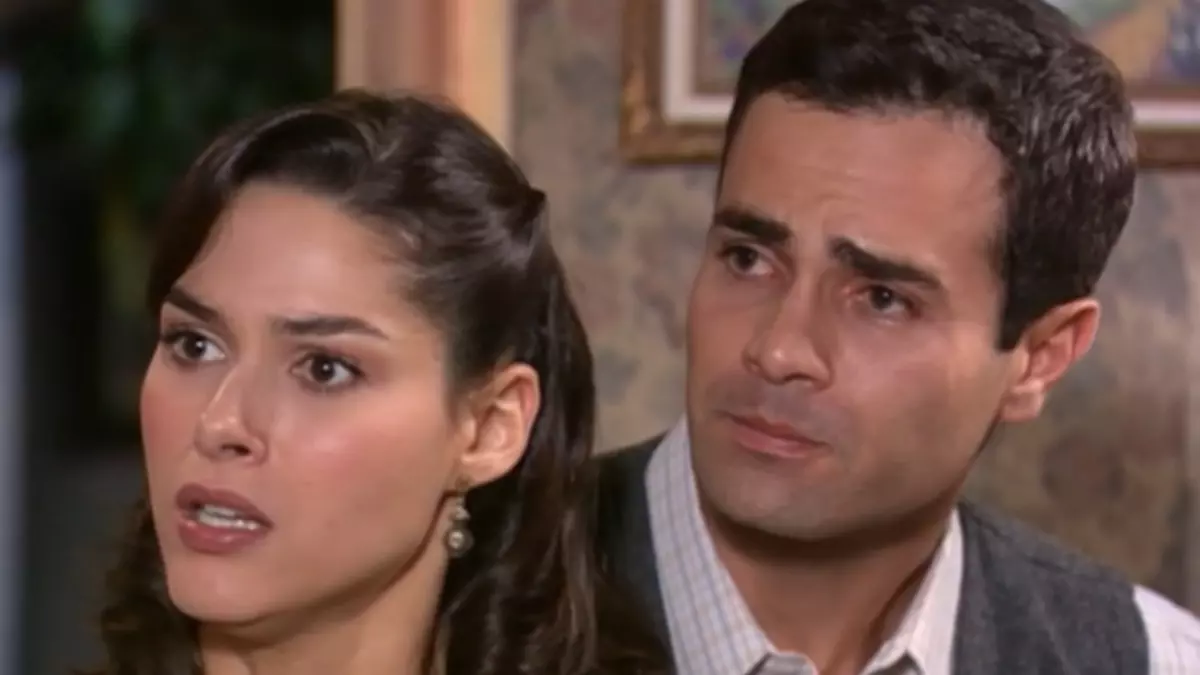 Roberval (Rodrigo Phavanello) e Dalila (Fernanda Machado) em Alma Gêmea